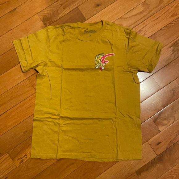 Chinese / tiger/ mustard yellow graphic t-shirt - Picture 1 of 2